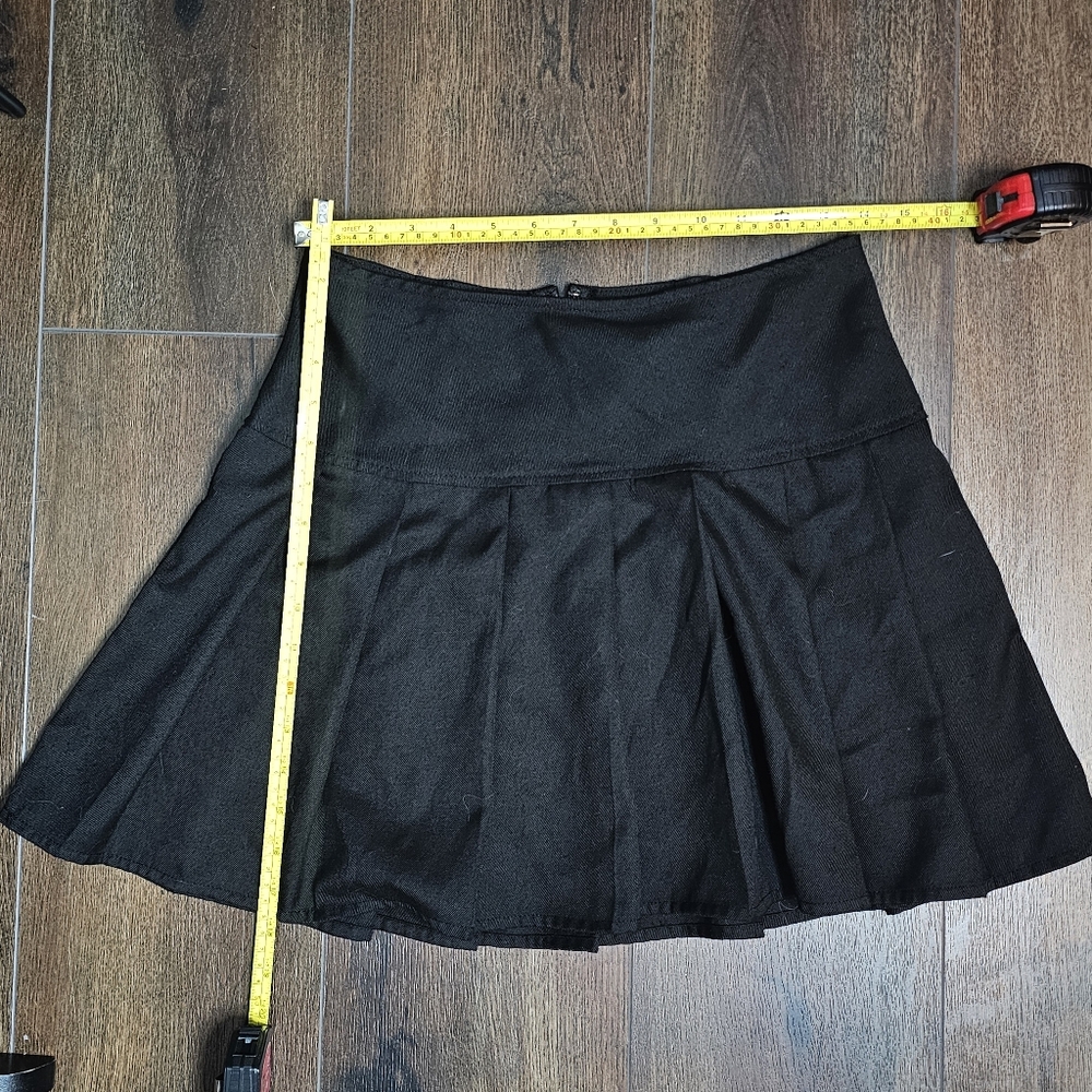 Black Pleated Skirt - Picture 5 of 5